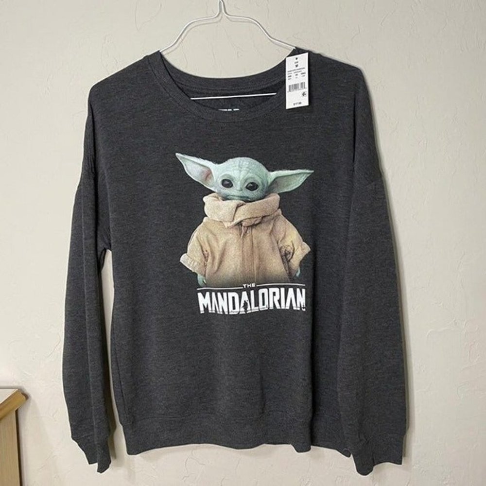 Baby Yoda Mandalorian sweatshirt unisex size medium